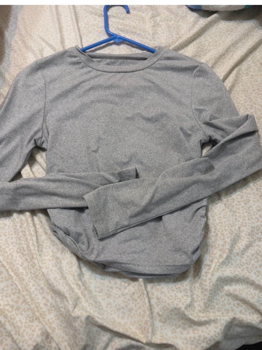 Gray cropped tee